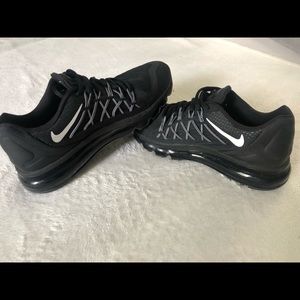 Nike boys air max shoes